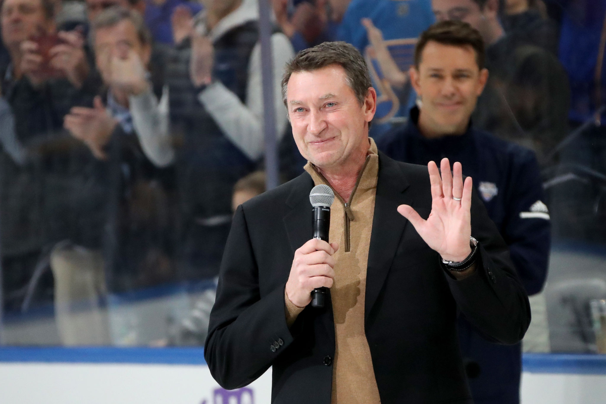 Wayne Gretzky addresses fans before the 2020 NHL All-Star Skills Competition in St. Louis.