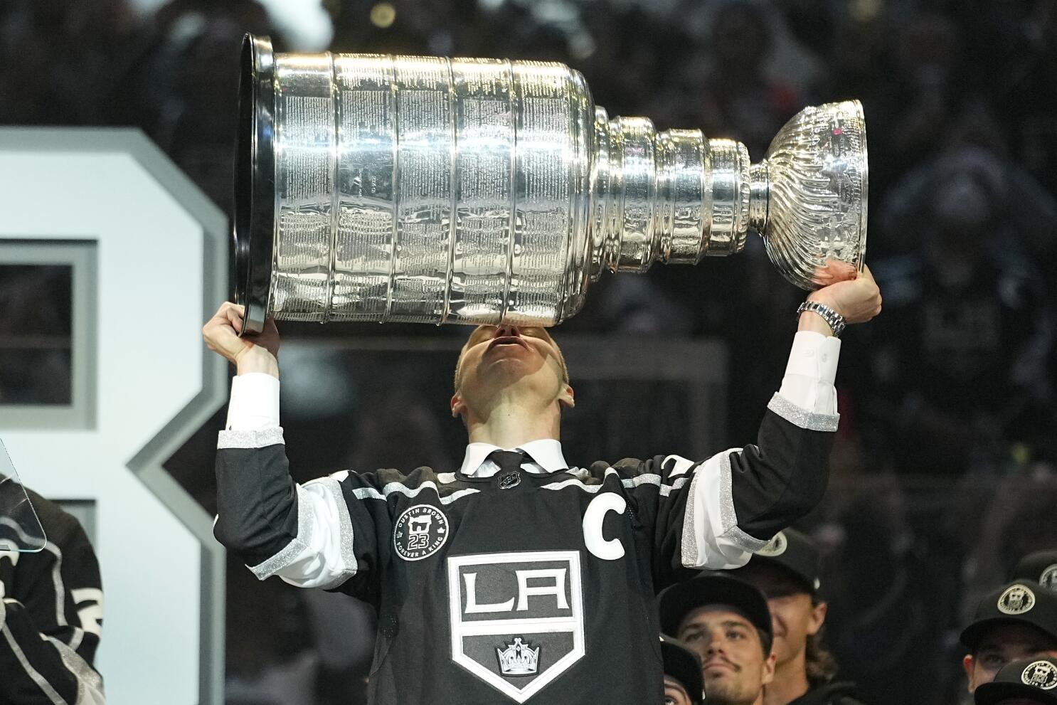Kings to retire Dustin Brown's number, unveil statue