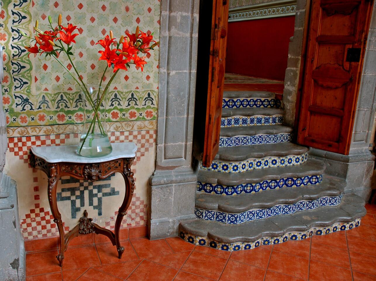 Mexico: Stencils, tiles and mystery