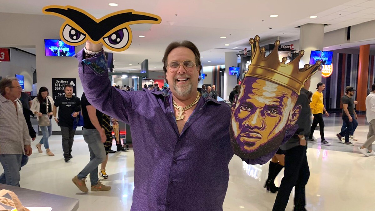 Markazi His Gif Is A Sign That It Has Been Winning Time For Lakers Los Angeles Times