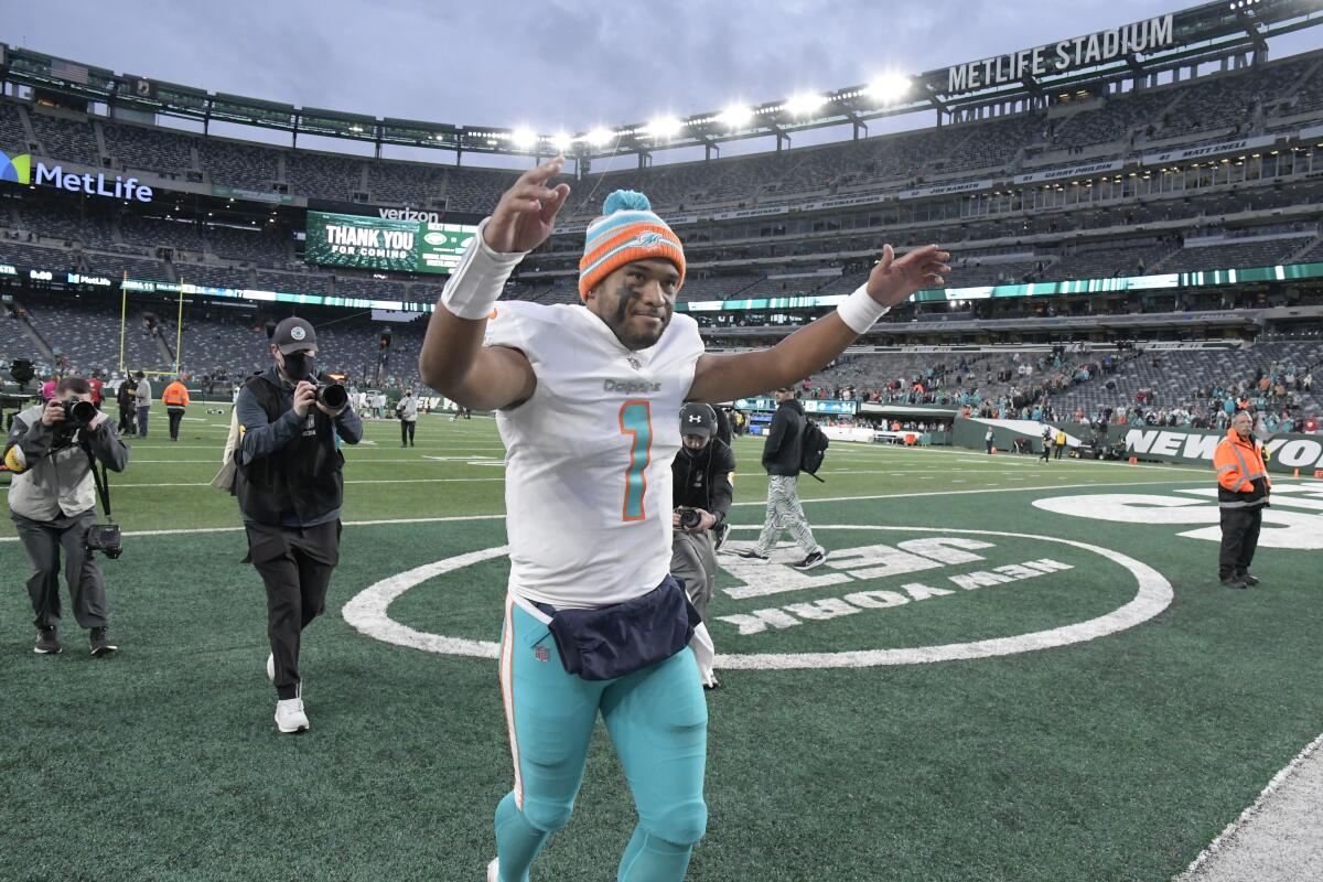 Dolphins win third straight, top Jets 24-17 - The San Diego Union