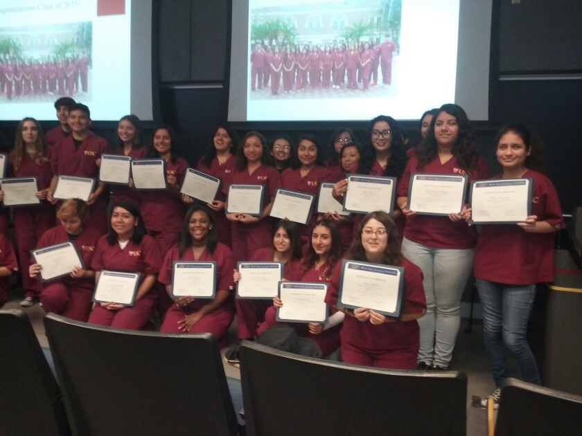 Usc Ofrece Programa De Asistente Dental A Jovenes De Bajos Recursos De L A Hoy Los Angeles