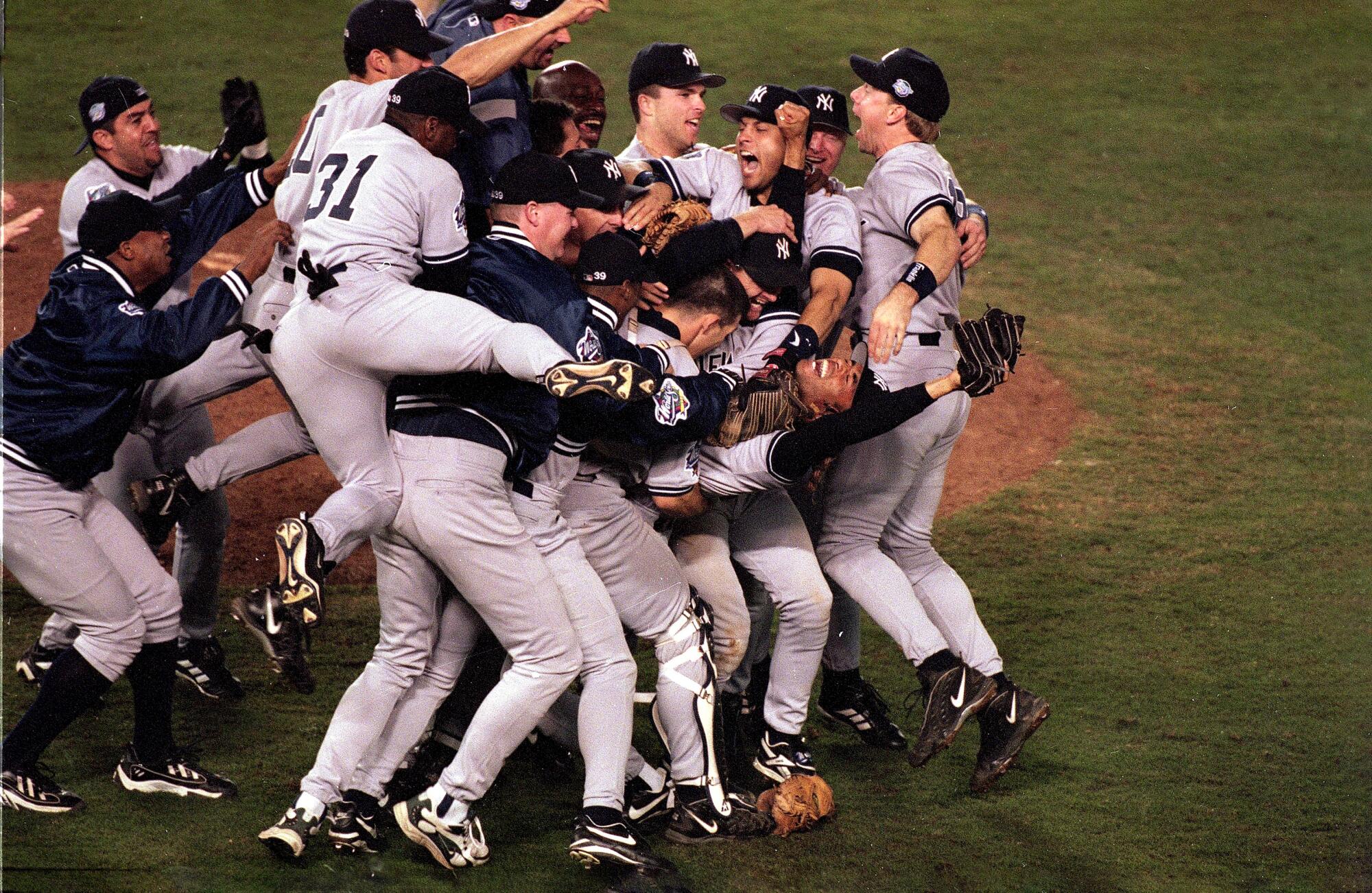 After 25 years, it's time to admit that a blown call didn't cost Padres  Game 1 of the 1998 World Series - The San Diego Union-Tribune