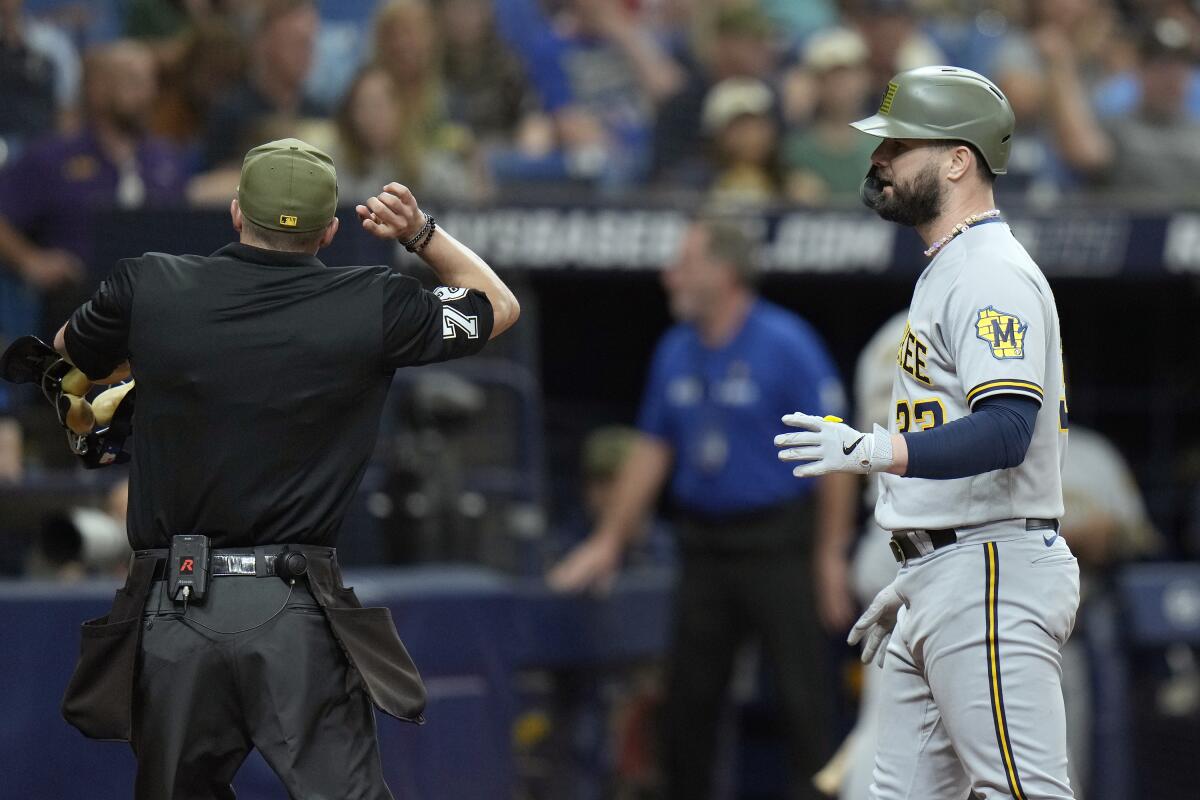 Brewers place OF/DH Jesse Winker on injured list, recall IF