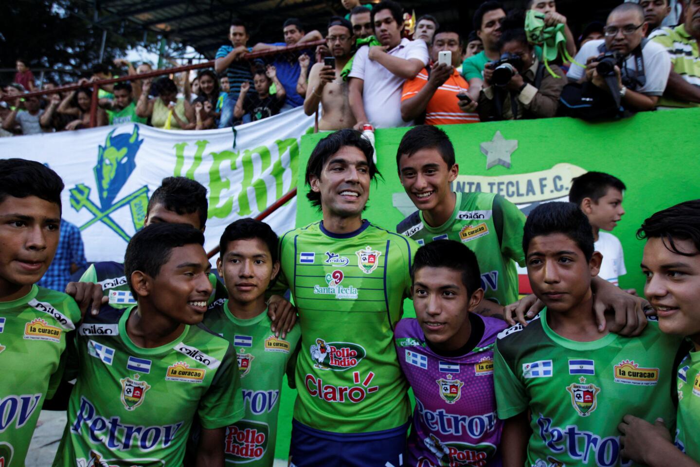 Uruguayan soccer player Sebastian "El Loco" Abreu pose for a photo with fans during his presentation with new club Santa Tecla F.C. in Santa Tecla, El Salvador, July 6, 2016. REUTERS/Jose Cabezas ** Usable by SD ONLY **