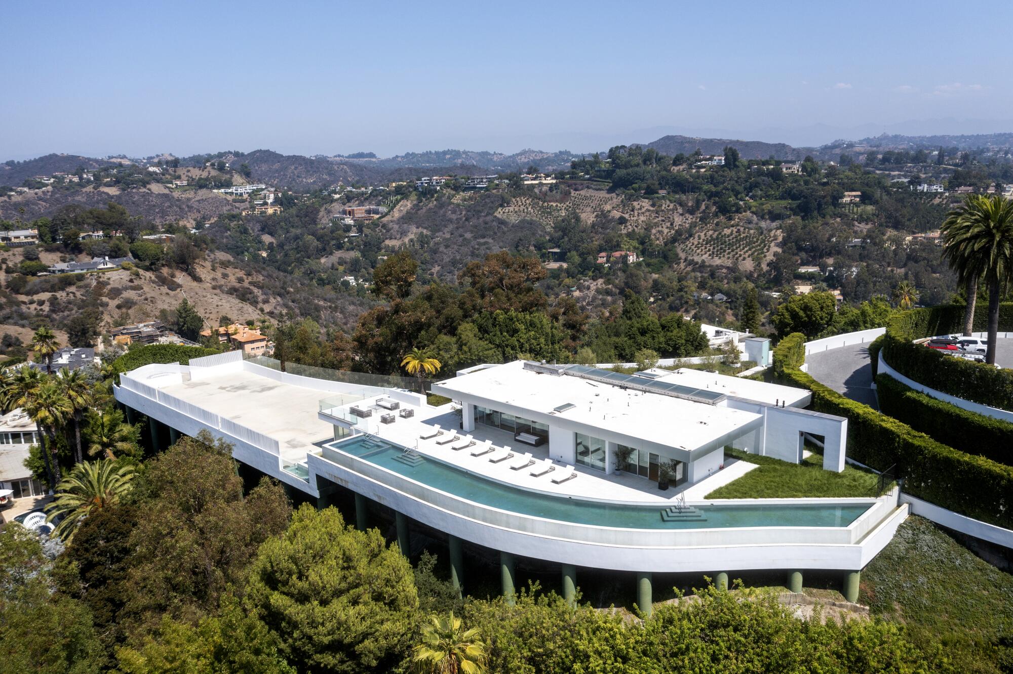 L.A.'s first $500 million dollar home under construction in Bel Air with  over 100,000 square feet of living space. #BelAir #luxury #realeatate  #LosAngeles #mans…
