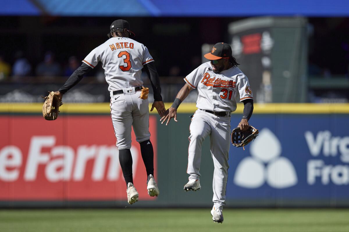 Cedric Mullins robs homer in 9th, goes deep in 10th as Orioles beat  Mariners - The San Diego Union-Tribune