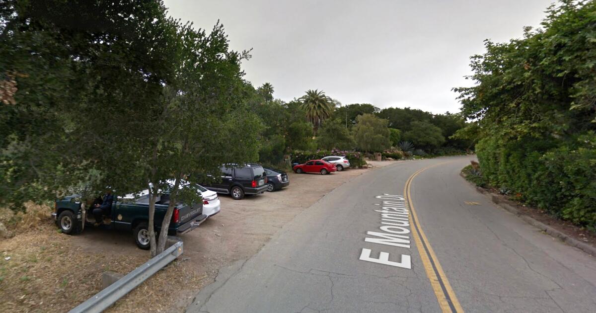 Santa Barbara County residents place boulders in public right-of-way