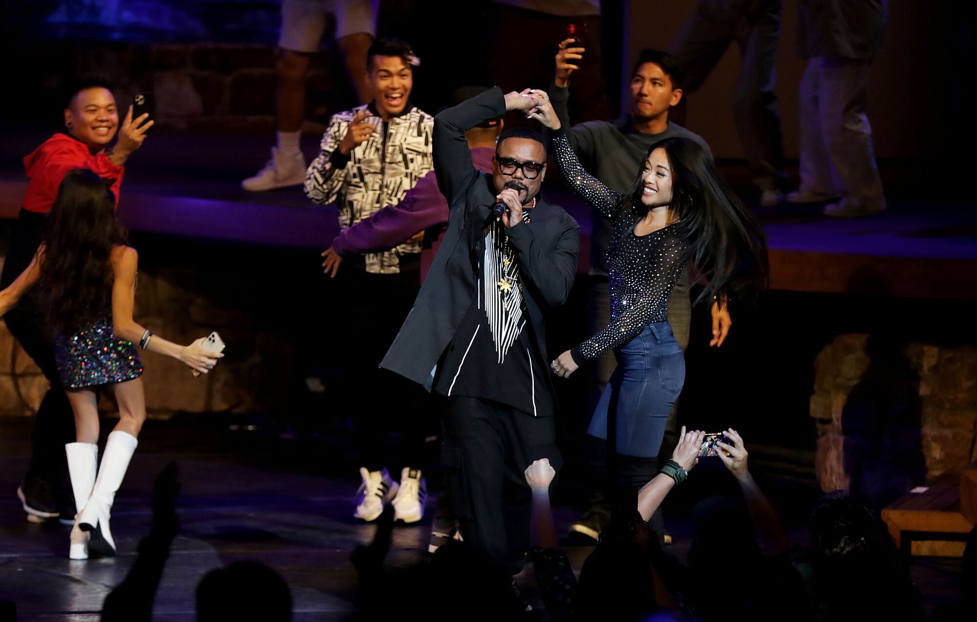Rapper Apl.de.Ap dances with singer Jules Aurora at "A Night of 'Pinoy'tainment."
