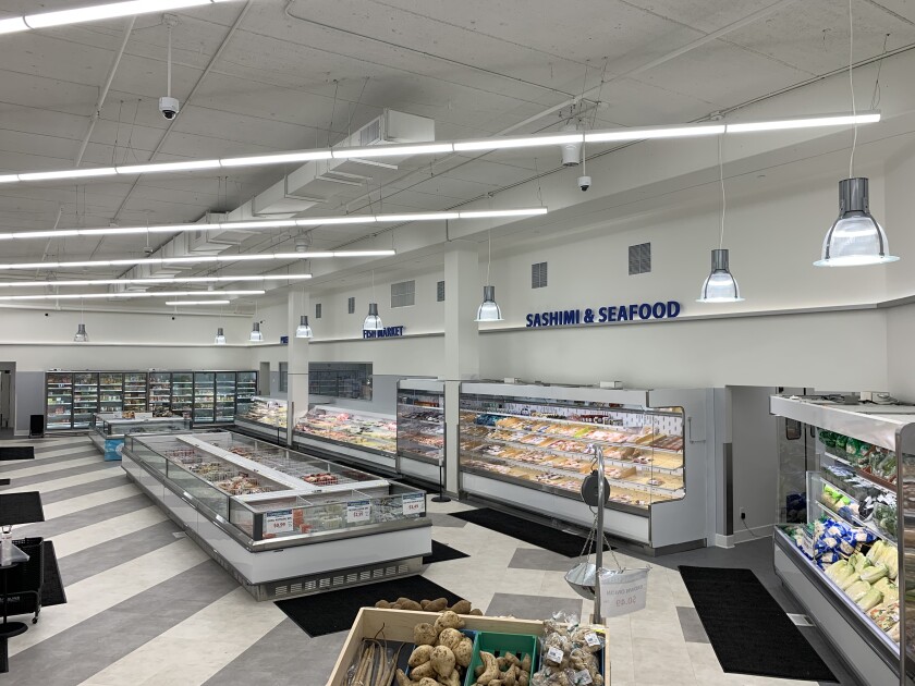 Mitsuwa Marketplace sezione frutti di mare e surgelati