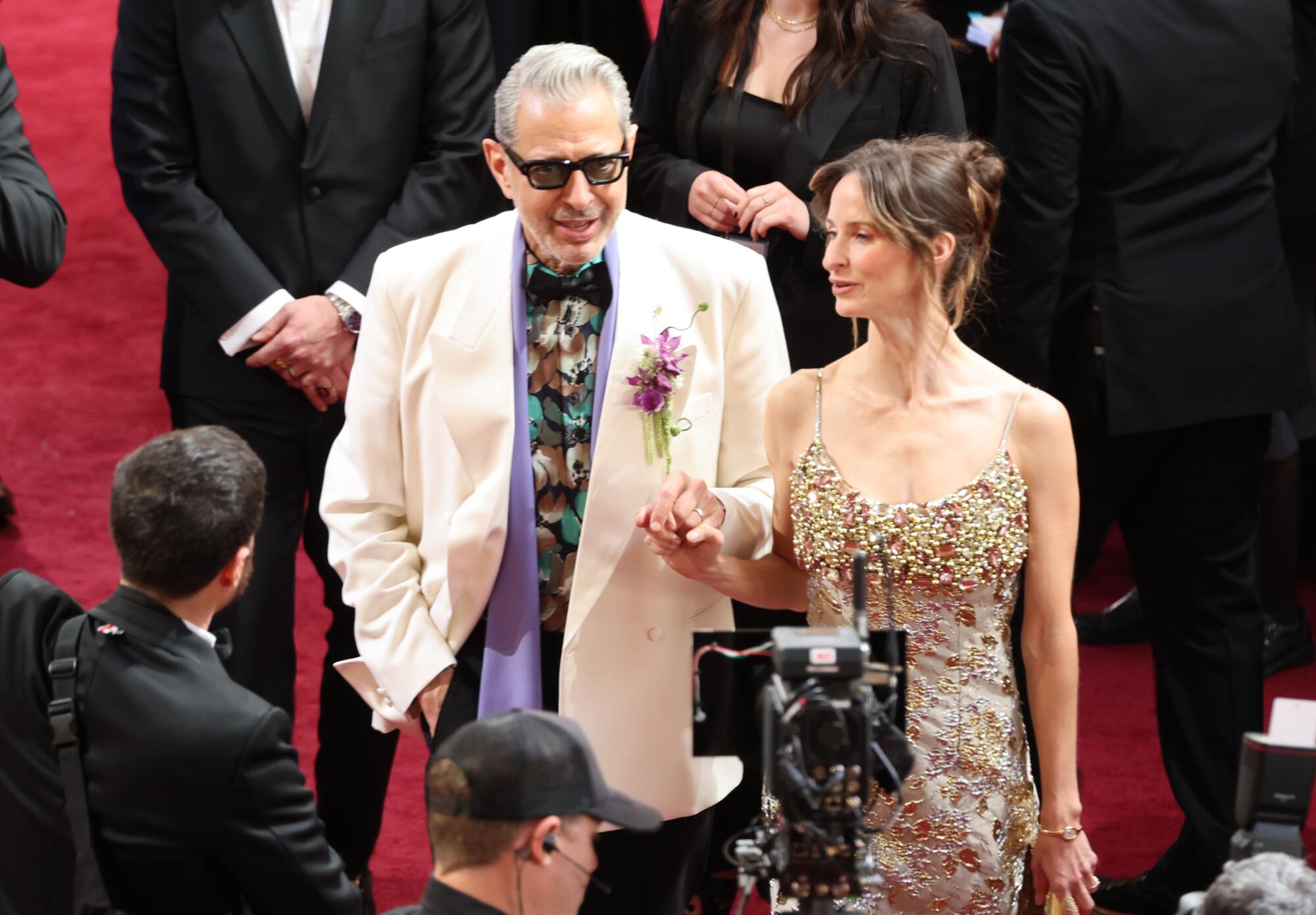 Oscars red carpet: Best dressed at 2025 Academy Awards 11 "Wicked" star Jeff Goldblum accompanies his wife, Emilie Livingston, on the red carpet.