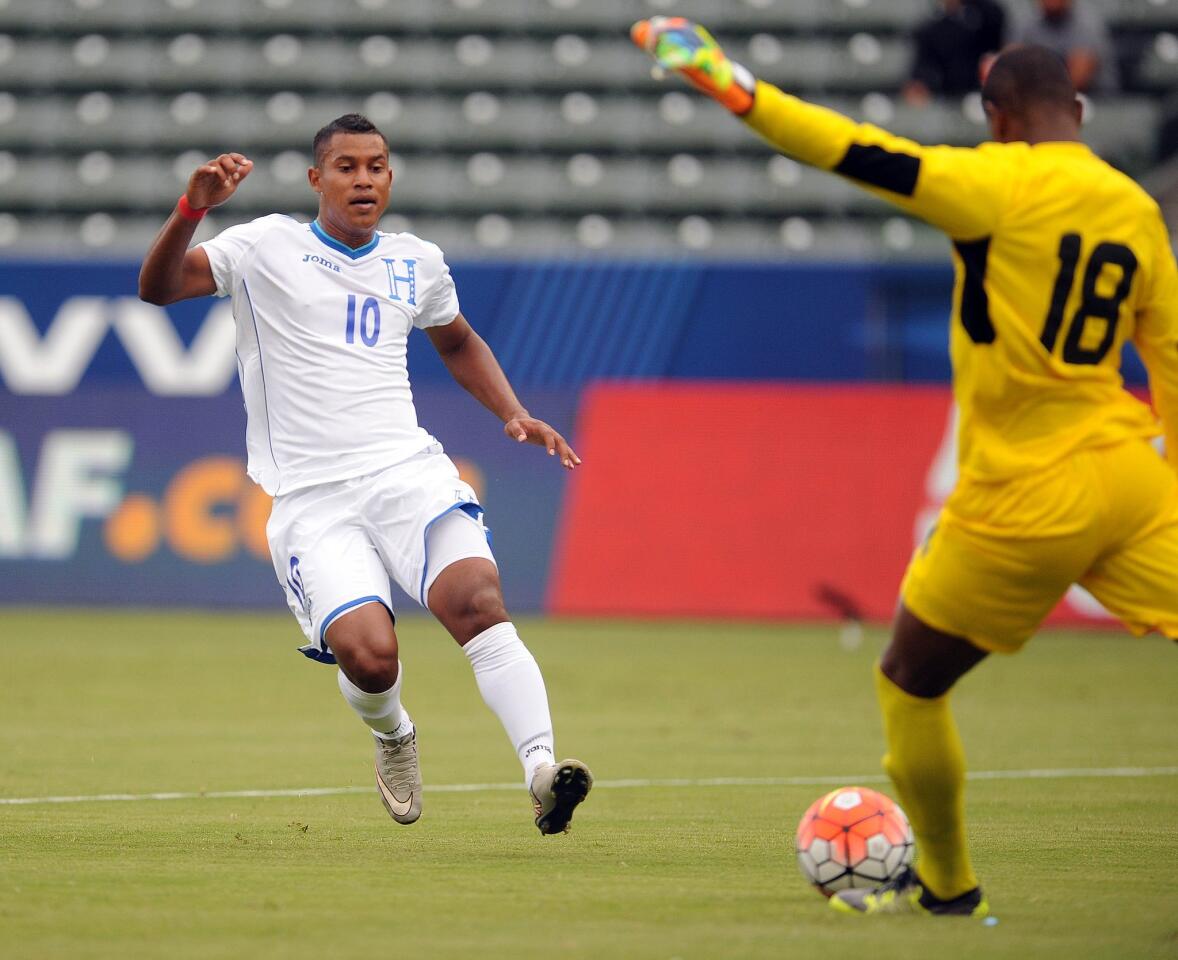 Soccer: CONCACAF Olympic Qualifying-Honduras at Costa Rica