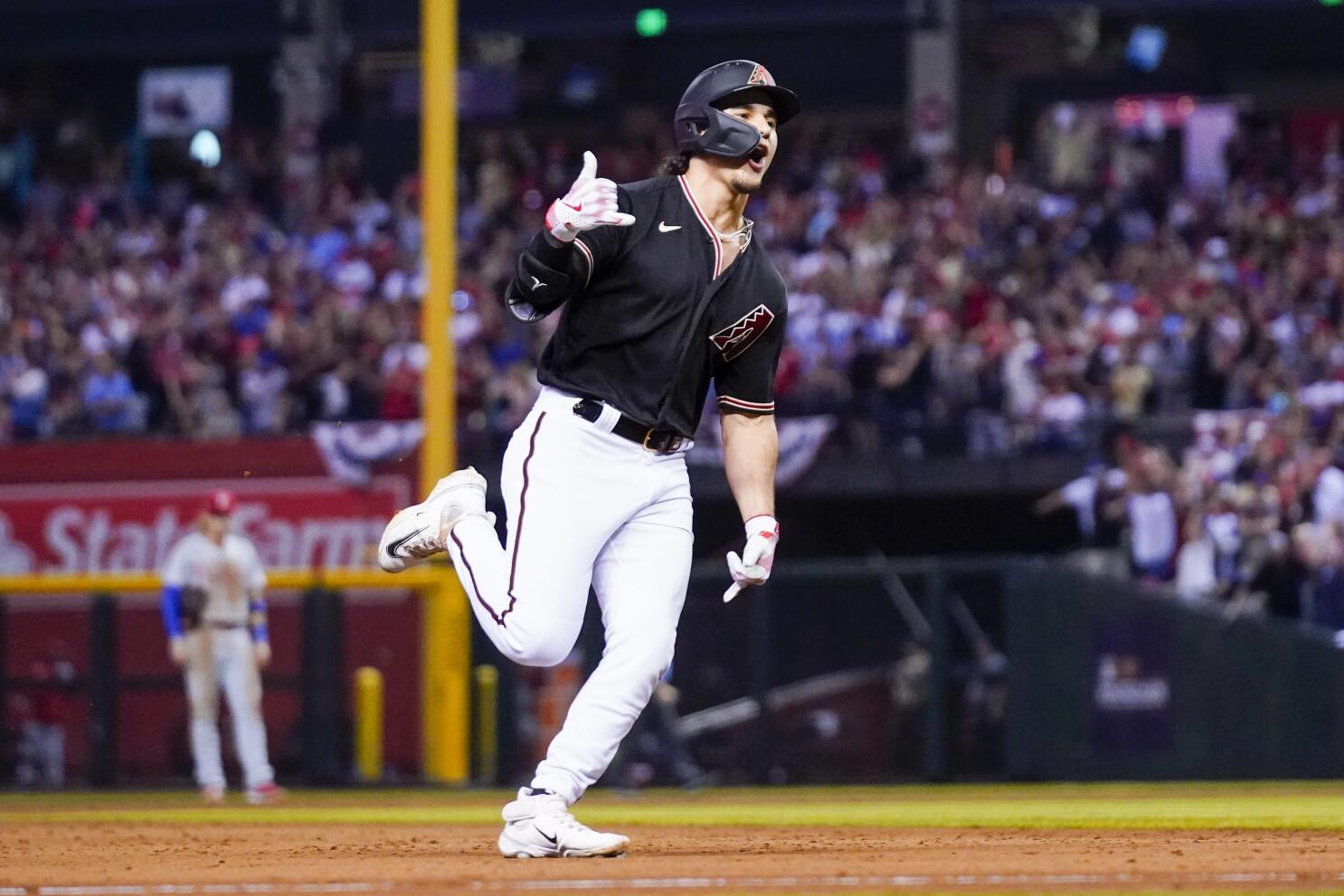 Diamondbacks' Ketel Marte hits a walk-off single against Phillies to win Game  3 of NLCS