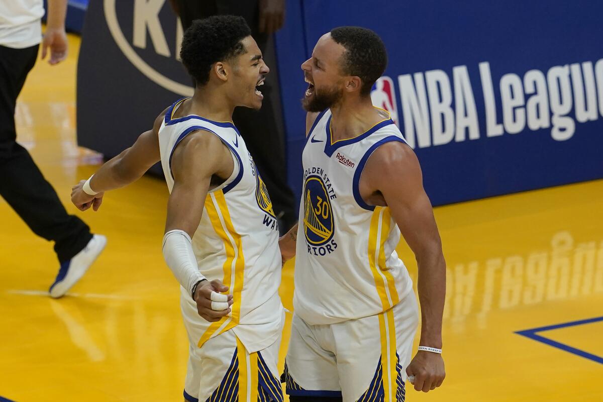 Red-hot Warriors set NBA record for most points scored in a
