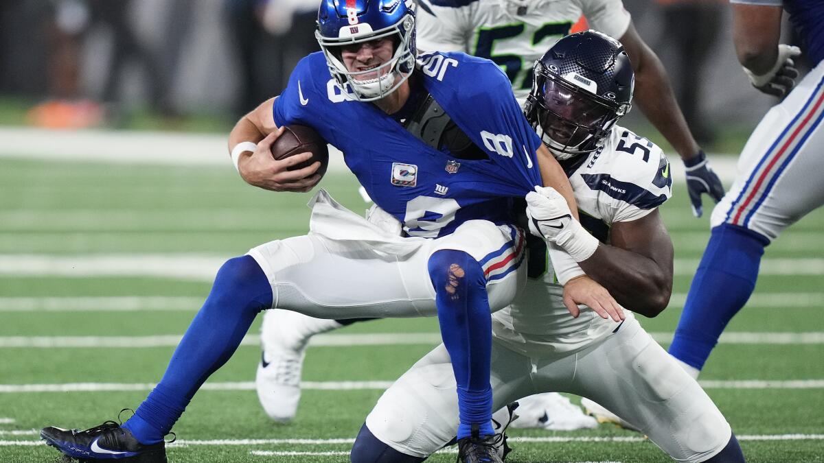 Daniel Jones sacked 10 times as Giants show little in 24-3 loss to