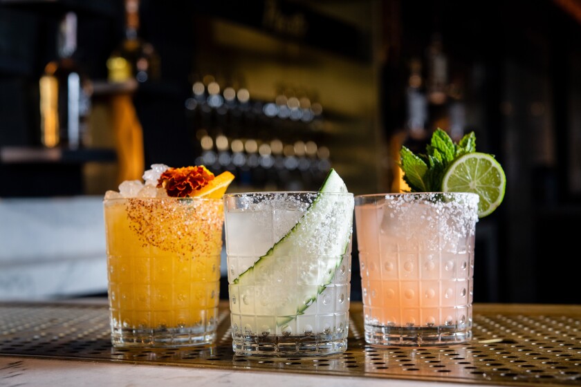 Cocktails in Puesto.