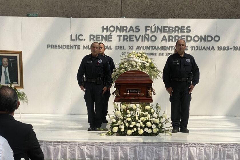 El exalcalde de Tijuana René Treviño Arredondo fue despedido con un homenaje por parte del XXIV Ayuntamiento, luego de que falleciera en esta ciudad el pasado 21 de septiembre de 2022.