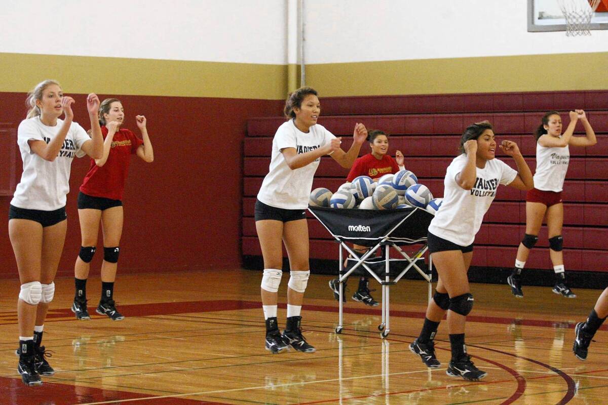 Glendale Community College's Ashlie Vlamonte, center, and the rest of the Vaqueros boast a deep squad this year.
