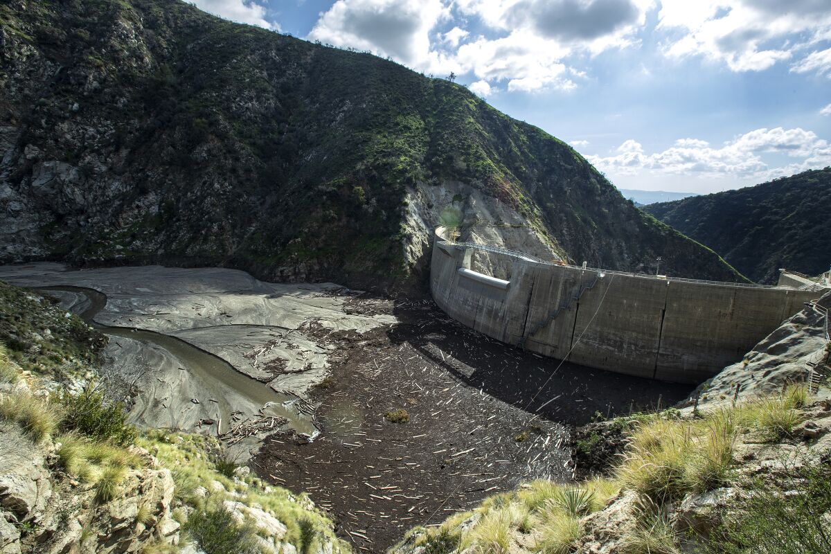 California flooding: L A dams at risk of overflowing Los Angeles Times