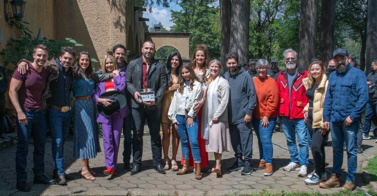 Antes del "claquetazo" los actores fuerton reunidos para unos ejercicios de improvisación y la lectura del libreto.