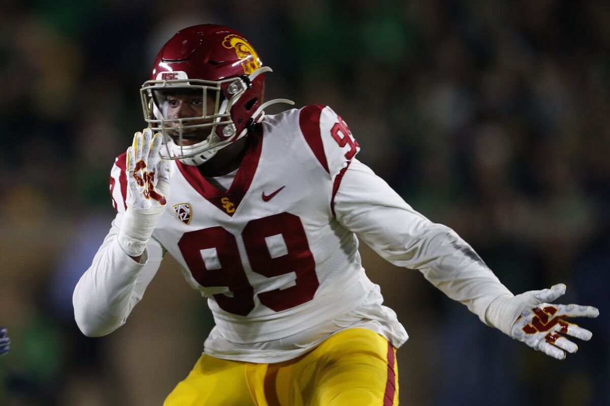 USC defensive lineman Drake Jackson plays against Notre Dame