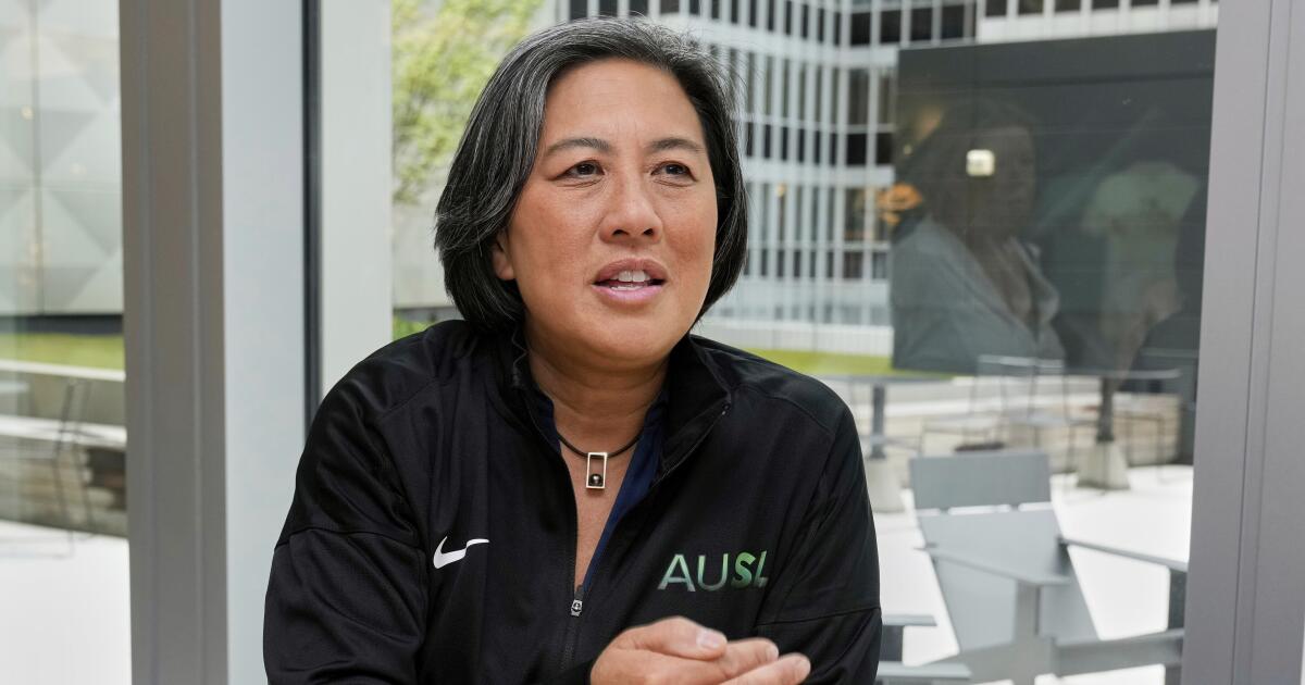 L’ancien manager des Dodgers, Kim Ng, fait passer le softball au niveau supérieur