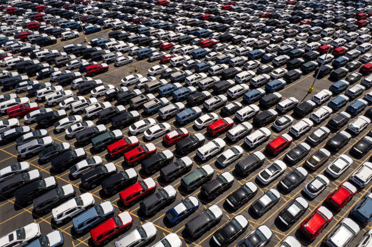 Toyota Motor Corp.’s pessimistic forecast reflects the fallout of U.S. tariffs