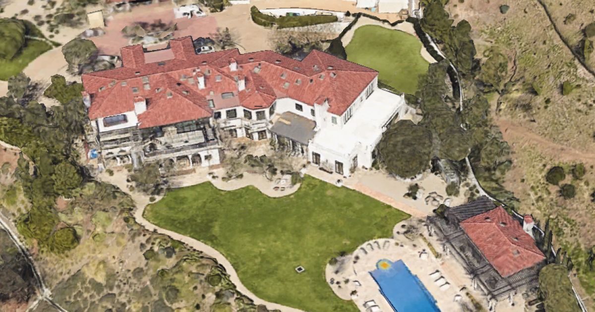 Drake is buying Robbie Williams' Beverly Crest mansion for more than $70  million - Los Angeles Times