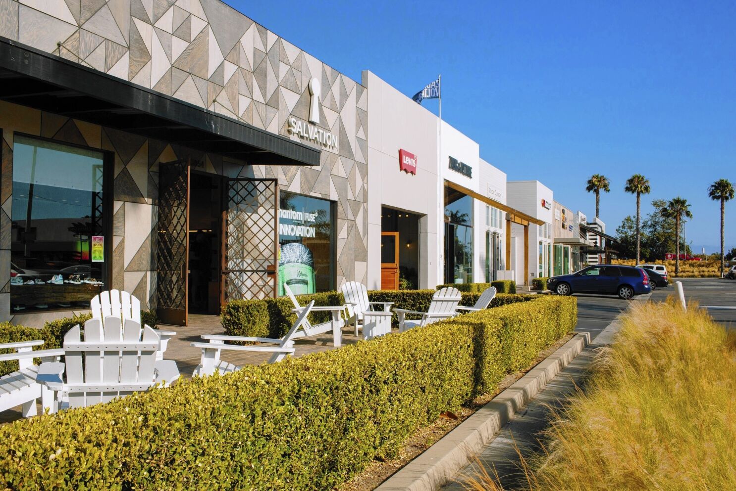 Malibu Village shopping center is sold - Los Angeles Times