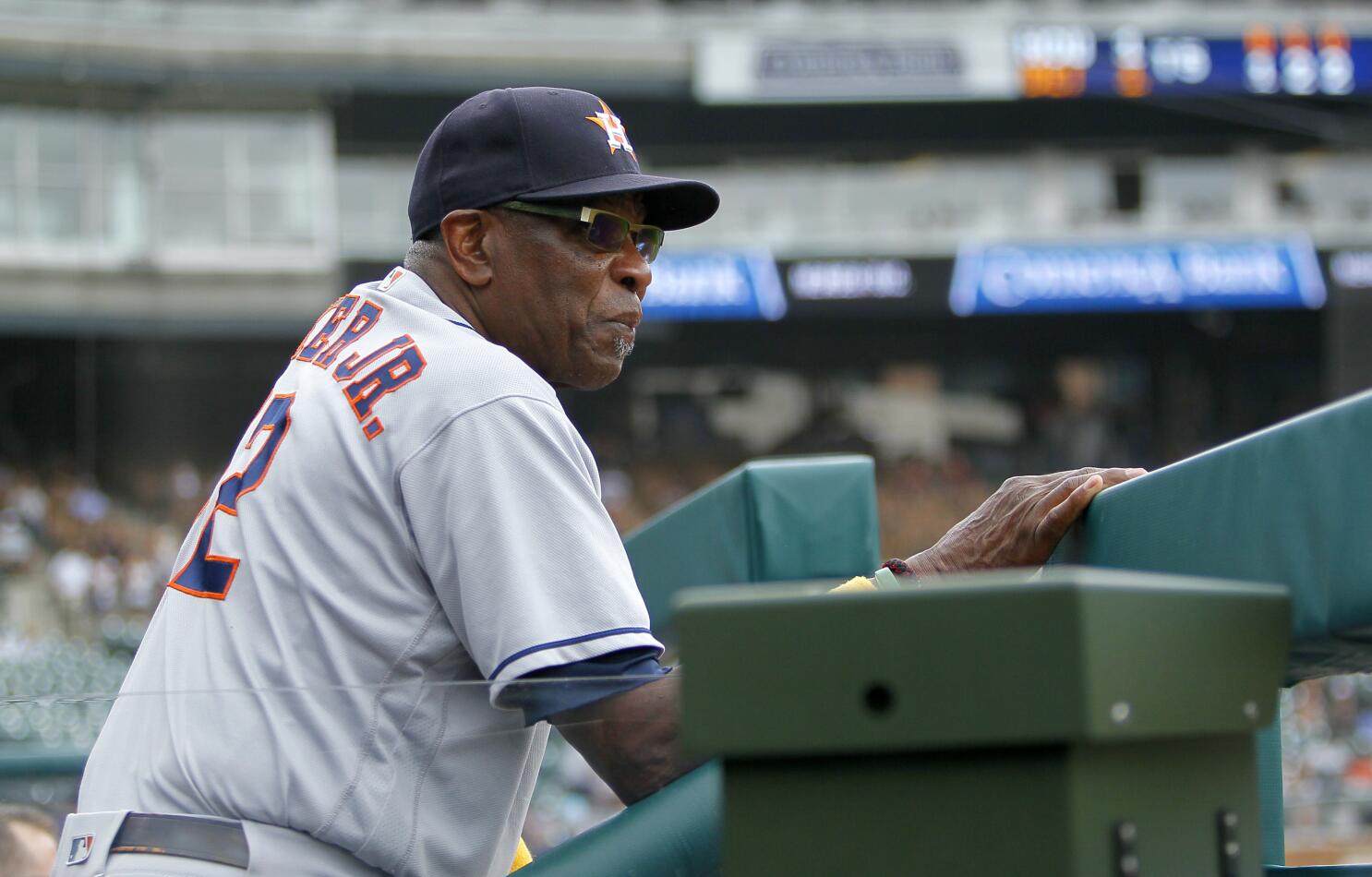 Elvis Andrus longest-tenured Rangers position player at 26