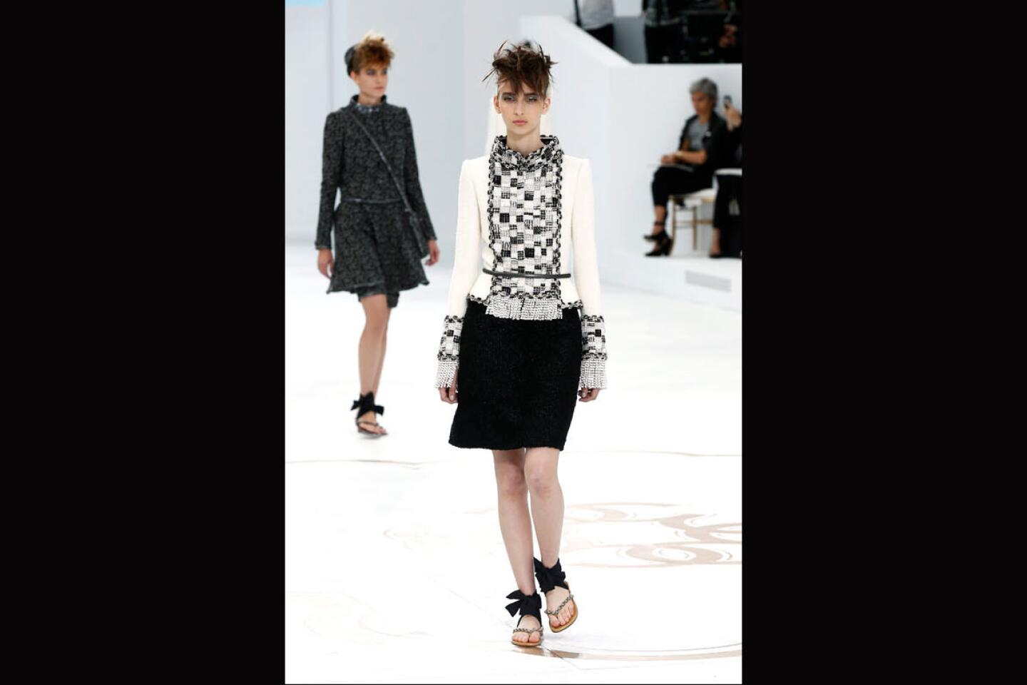 Chanel's haute couture show borrows from modern architecture - Los