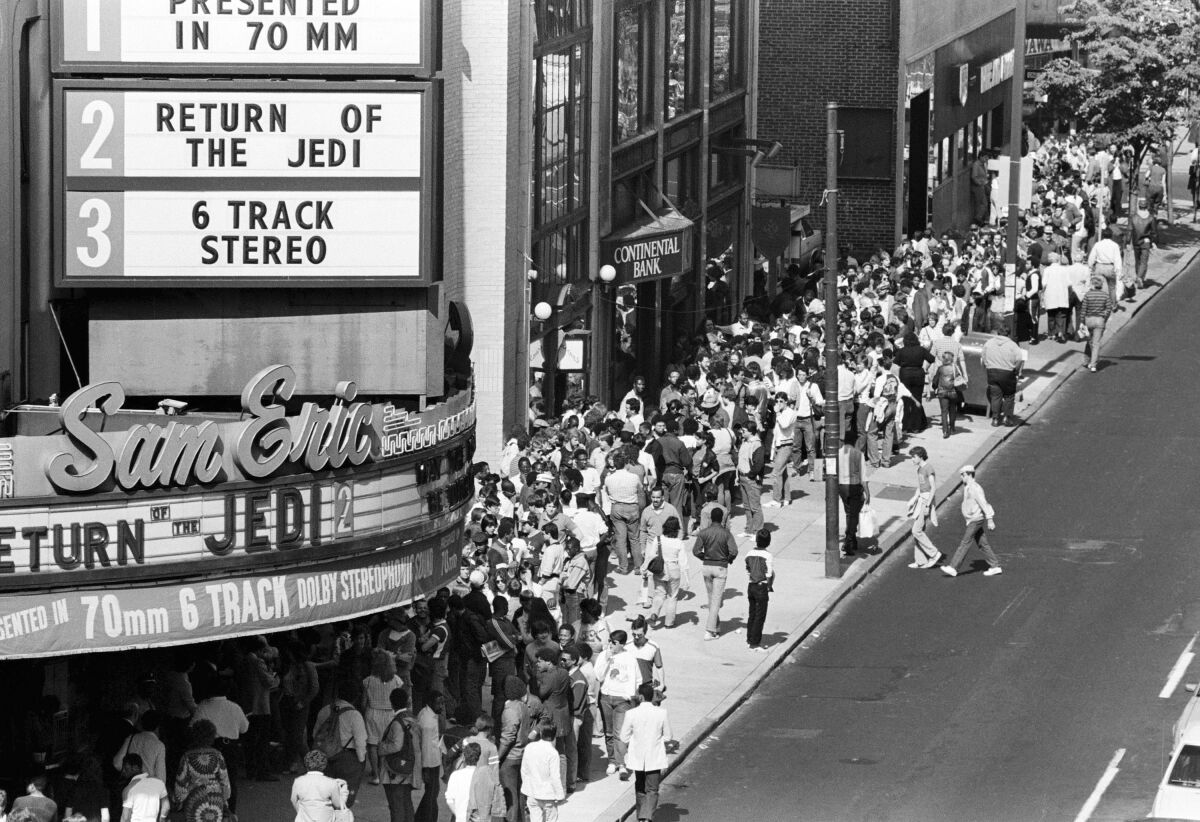 Moviegoers lining up to see "Return of the Jedi" in 1983