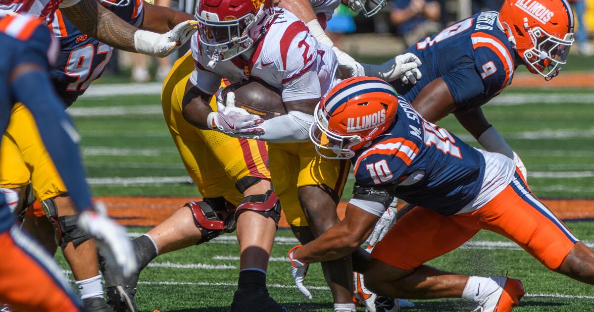 USC struggles with mistakes, penalties in last-second loss to Illinois