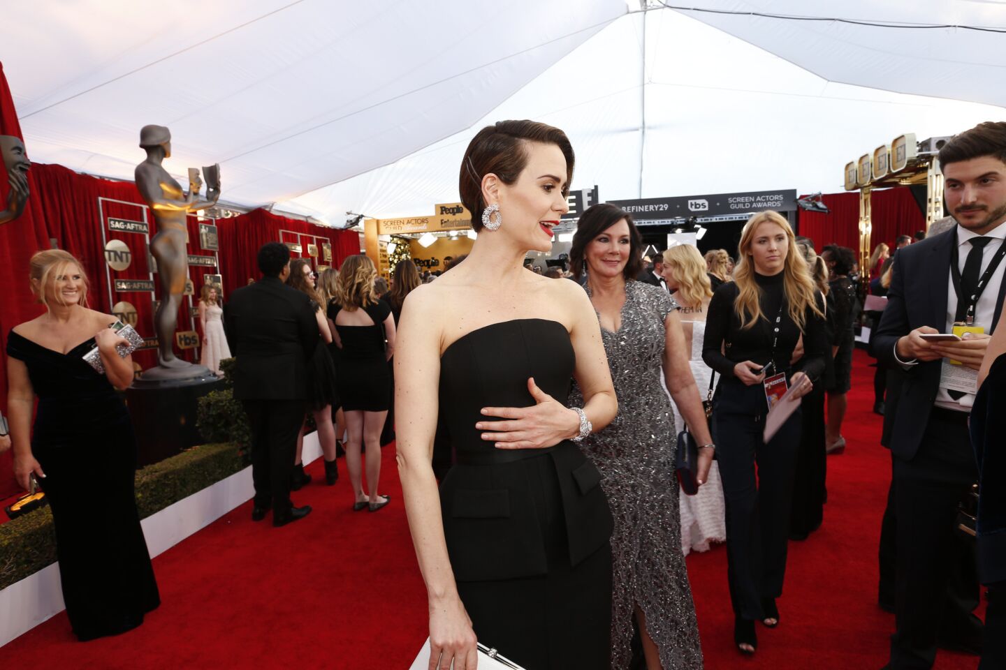 Sarah Paulson, a nominee for "The People v. O.J. Simpson: American Crime Story," arrives with the real-life Simpson prosecutor she played, Marcia Clark.
