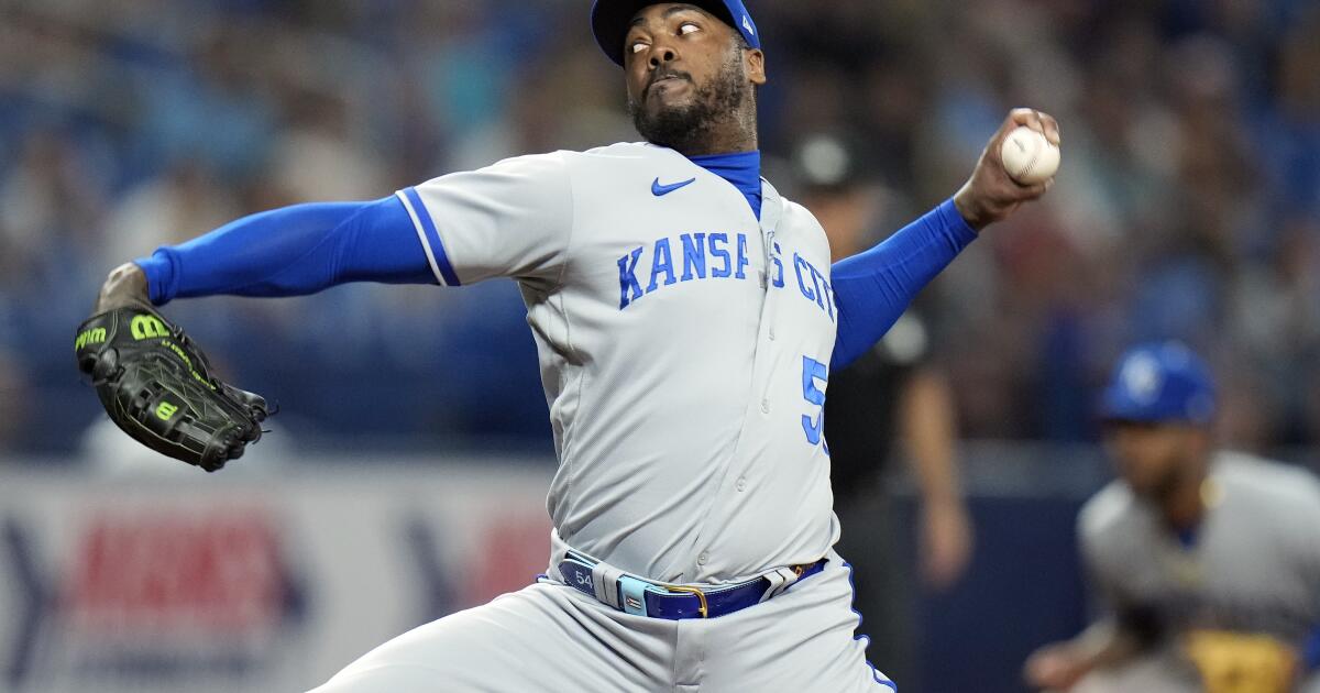 Ex-Yankees reliever Aroldis Chapman won't be with Royals for very