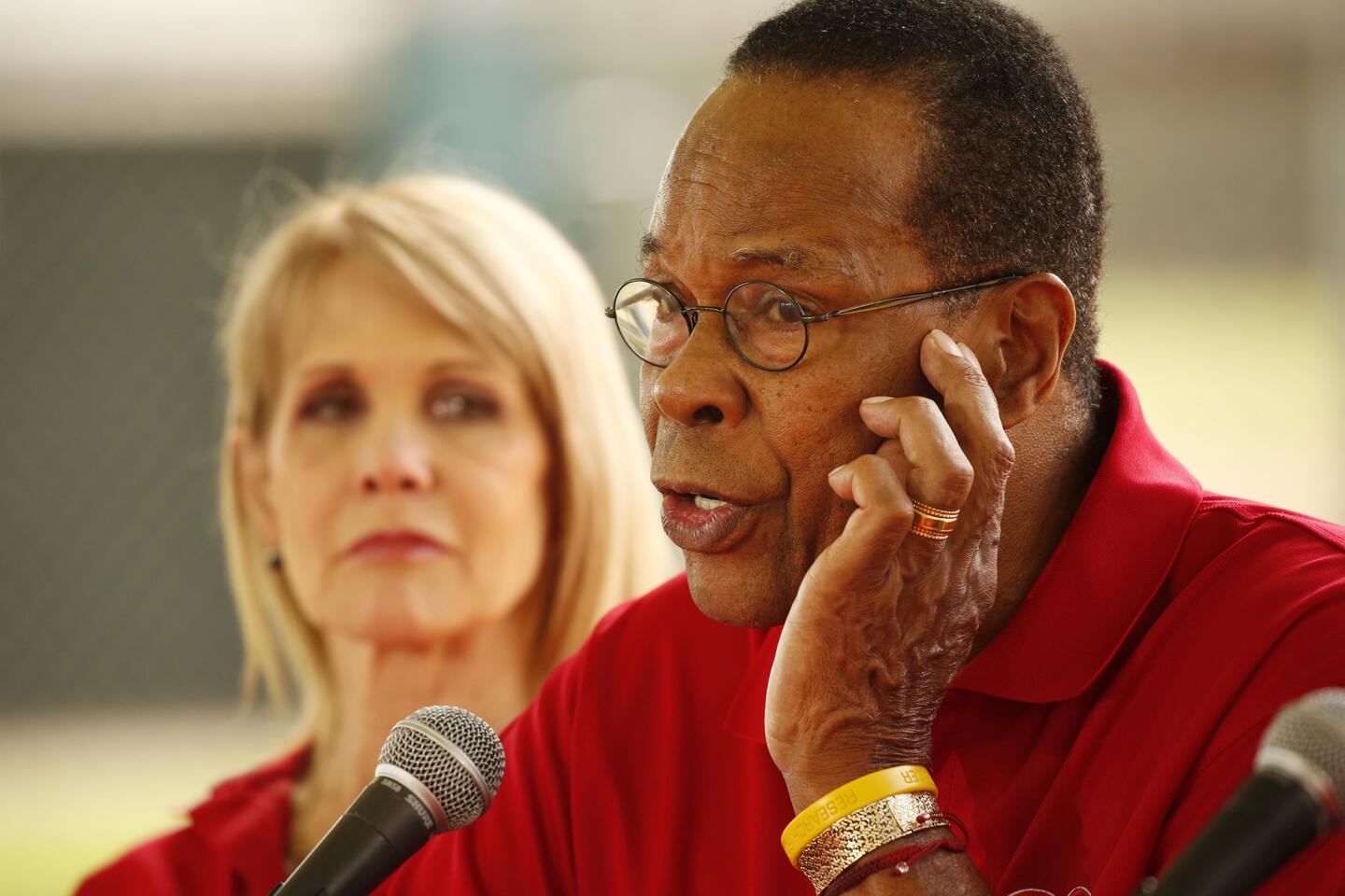 Baseball great rod carew owes his life to NFL player's transplanted organs
