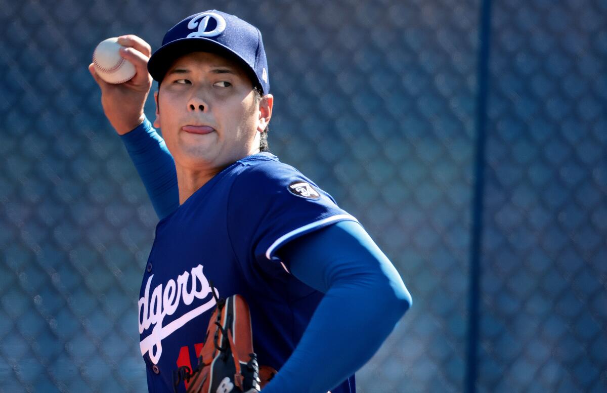 Dodgers sürahi Shohei Ohtani, Salı günü Camelback Ranch'te ikinci bahar eğitimi oturumunu attı.