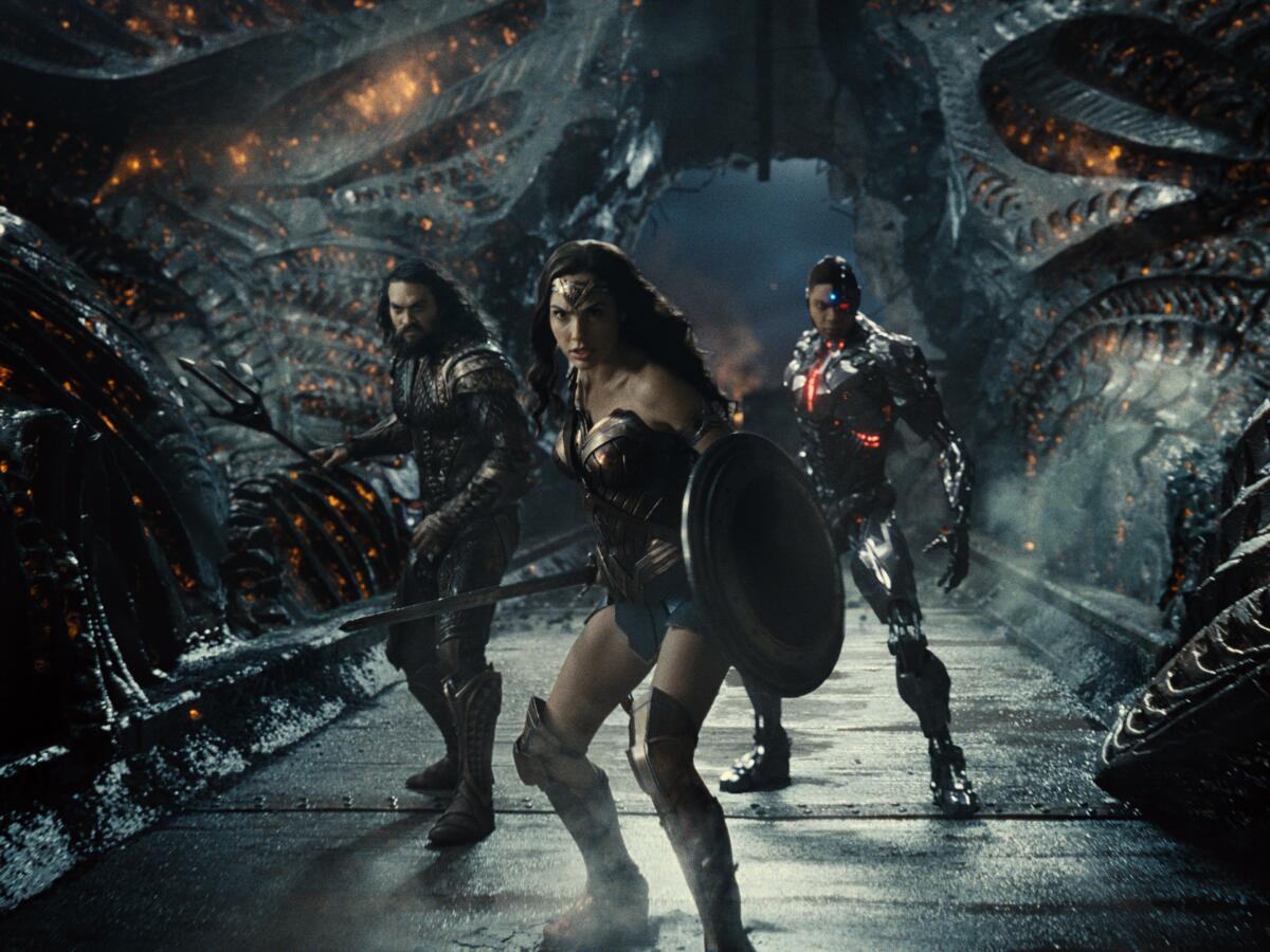 Aquaman, Wonder Woman and Cyborg ready to fight