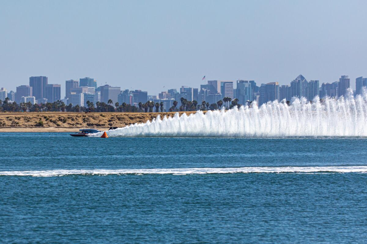 Hydroplanes take test laps on Mission Bay.