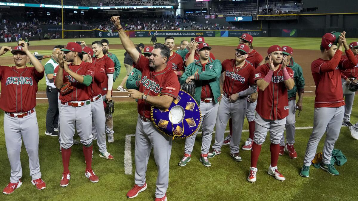 Mexico motivated after defeating Canada and advancing to WBC quarterfinals  - Los Angeles Times