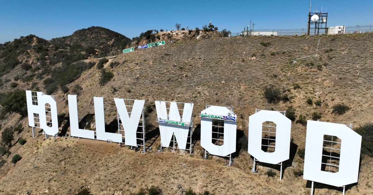 Garcetti’s last order as mayor: Light up the Hollywood sign. Bass rescinded it