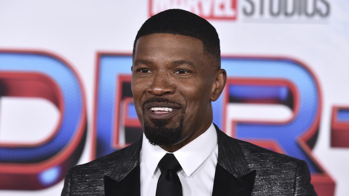 Jamie Foxx Remains in Chicago Rehab Facility After Health Scare