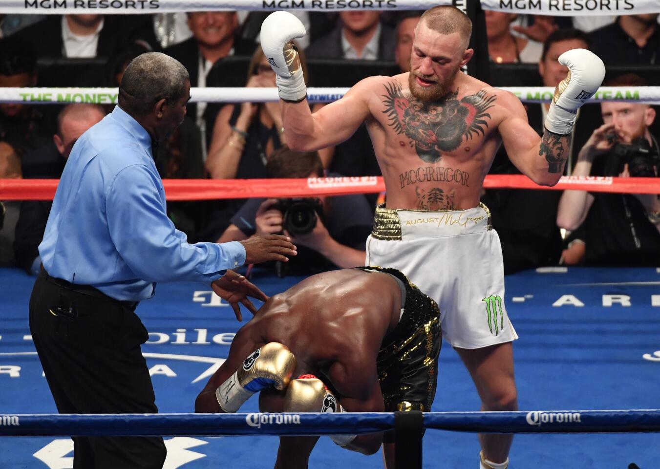 Floyd Mayweather Jr. v Conor McGregor