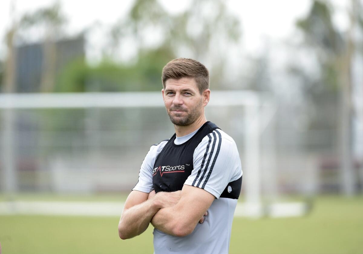 Steven Gerrard podría debutar este sábado.