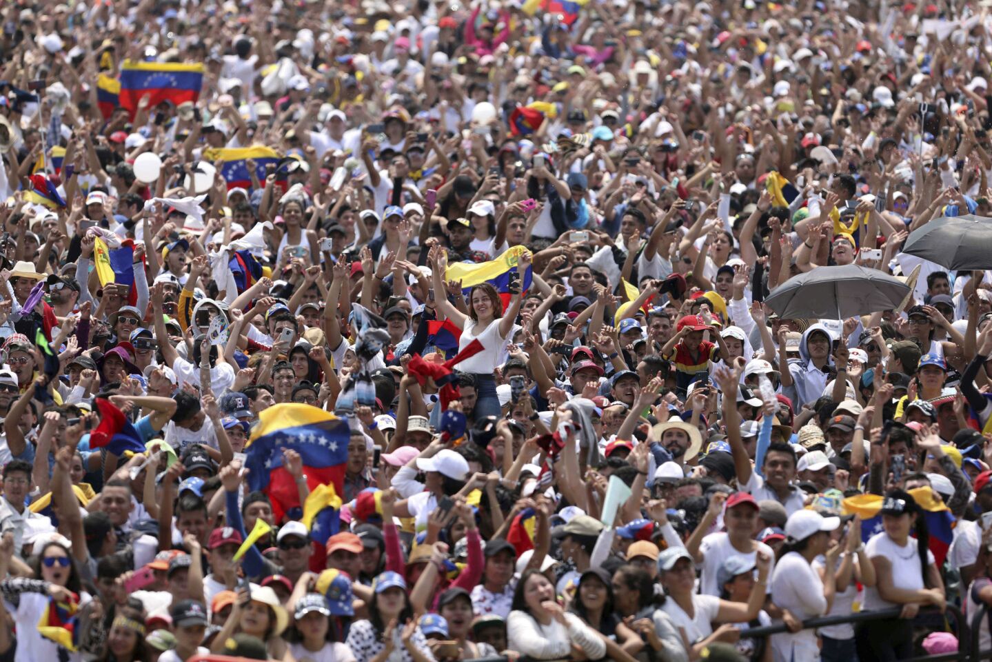 APphoto_Colombia Venezuela Political Crisis