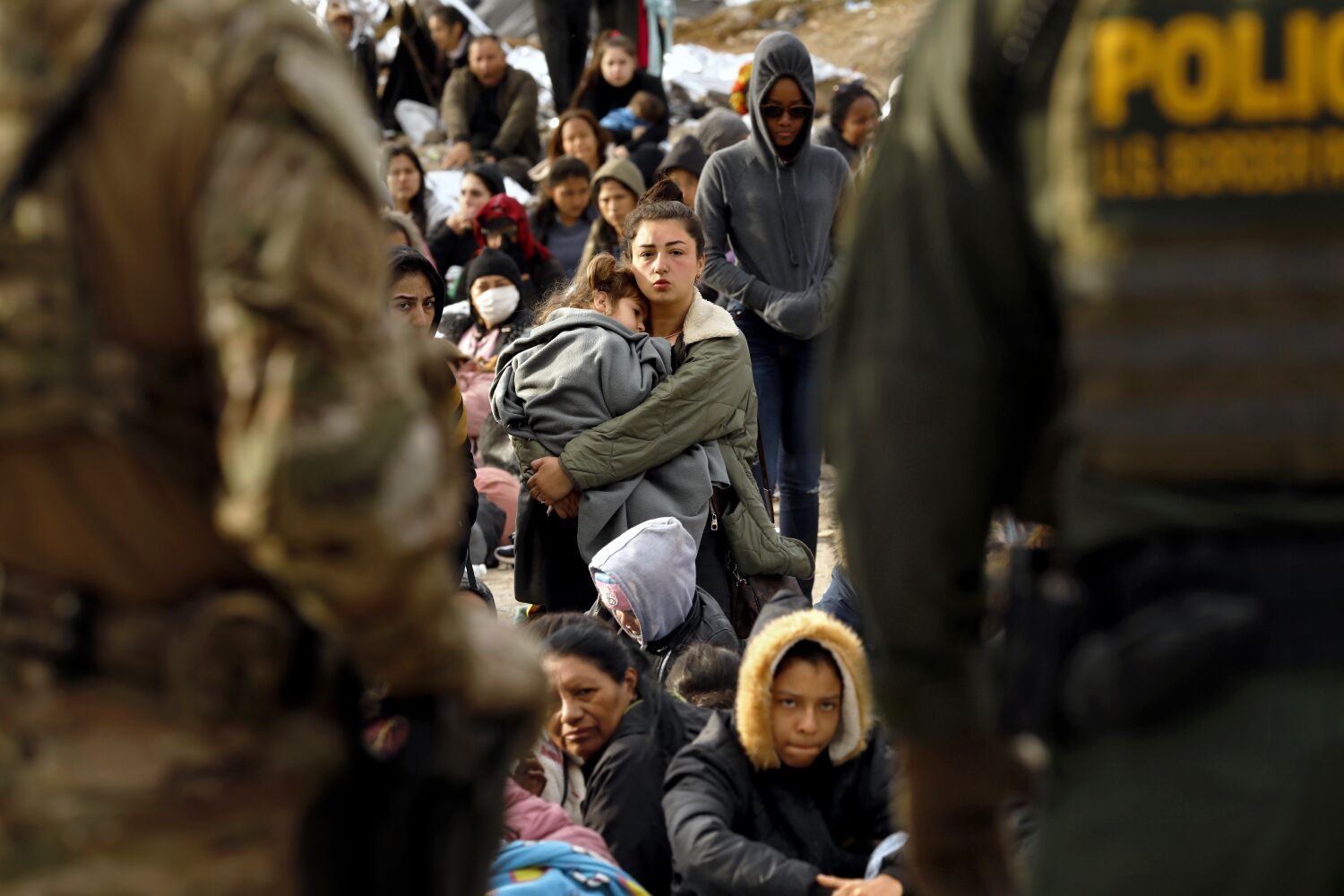 ABD yetkilileri, Başlık 42'nin bitiminden sonra sınır geçişlerinin düştüğünü söylüyor