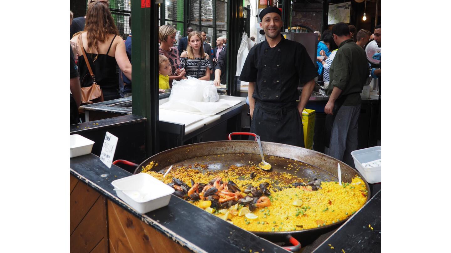 Outdoor dining in London