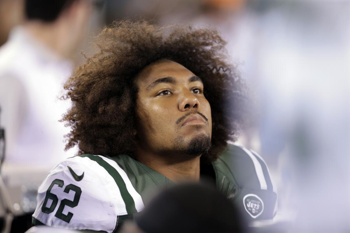 New York Jets defensive end Leonard Williams suffered a knee injury during a game against the New York Giants on Saturday.