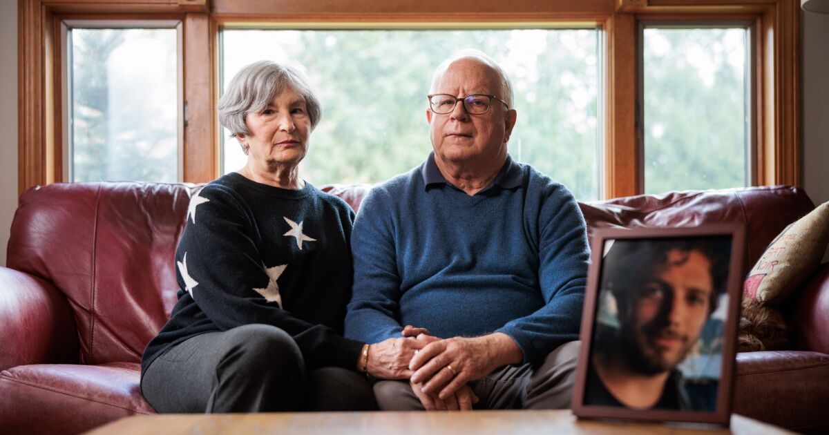 Harris, Feinstein told in 2018 of American killed by fentanyl pills from Mexican pharmacy Harris, Feinstein told in 2018 of American killed by fentanyl pills from Mexican pharmacy