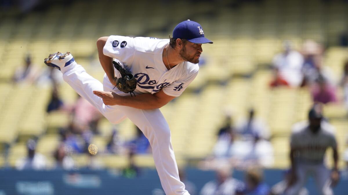 Los Angeles Lakers on X: The @Dodgers take on the Blue Jays on
